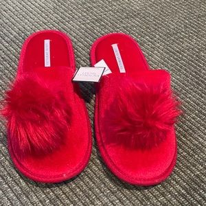 Victoria Slippers Red w/fuzzy ball.